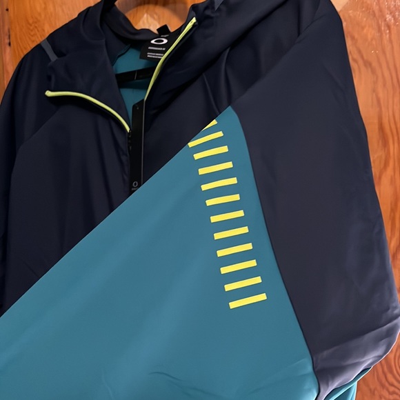 Oakley windbreaker XXL - Picture 3 of 4